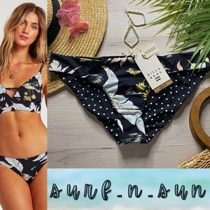 Billabong •• Reversible Floral Tropical Lowrider Bikini Bottom